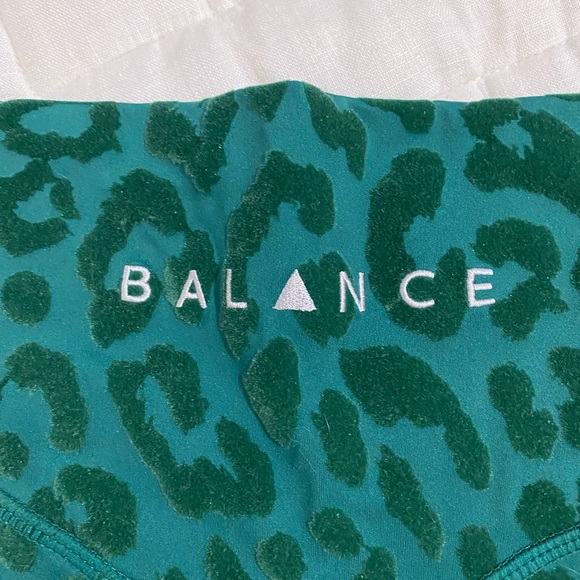 Balance Athletica (Vitality) Lux Rider Shorts - Picture 4 of 7